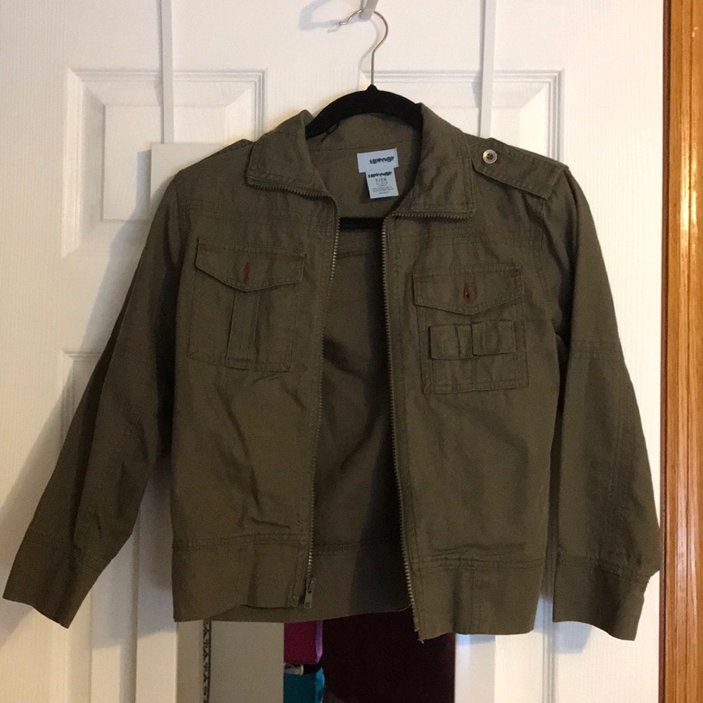 Semi cropped green jacket